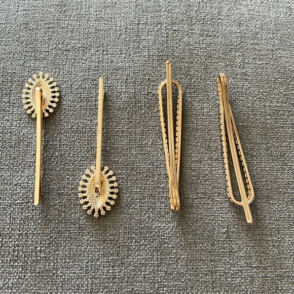 Decorative 4 piece bobby pins 2pc evil eye and 2pc crystal - Picture 2 of 2